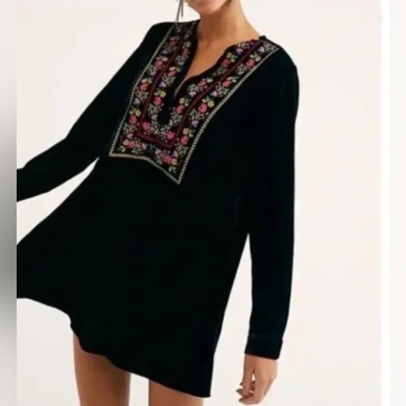 Free People Dresses & Skirts - Free People Black Velvet Embroidered Tunic Mini Dress